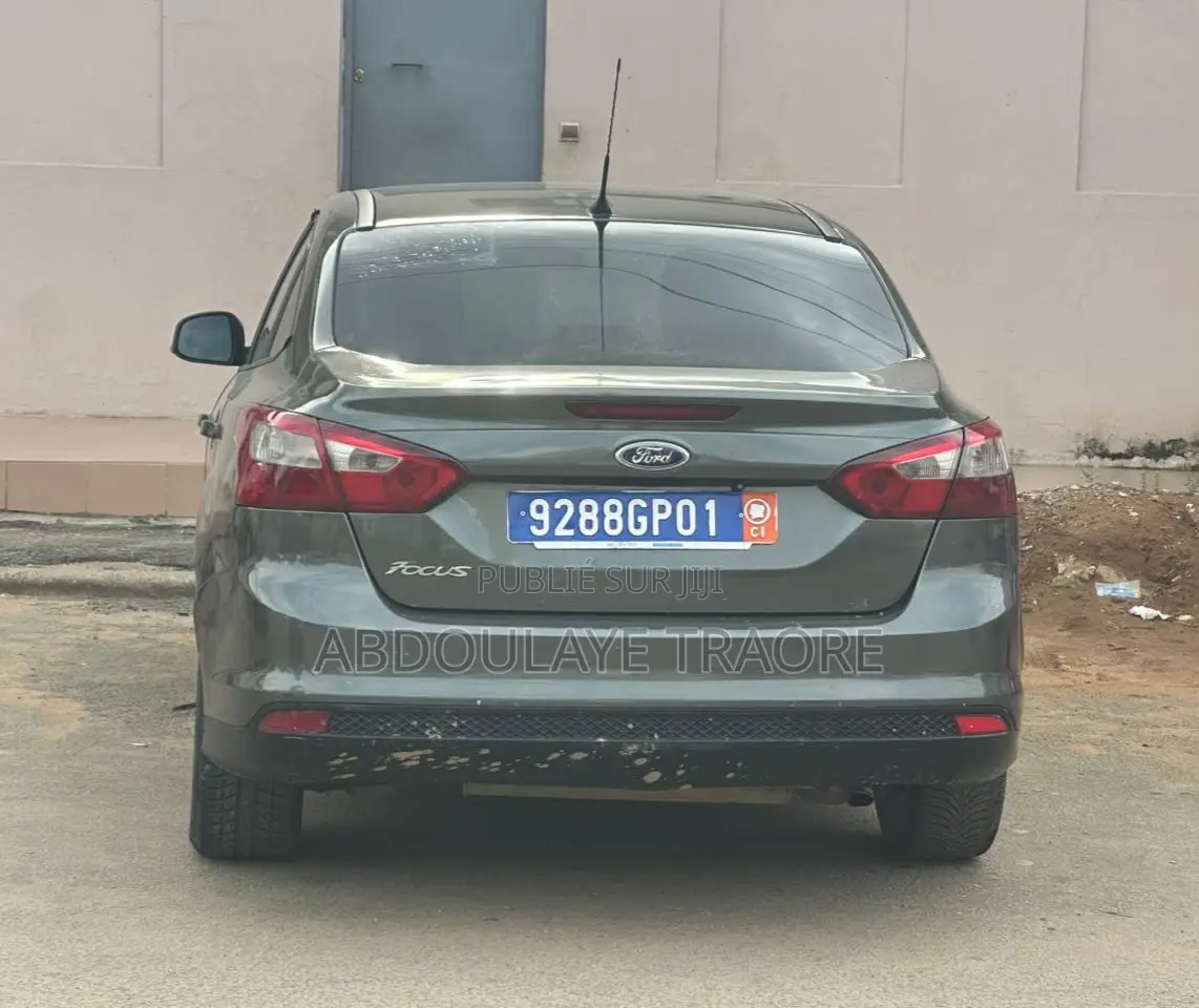 Ford Focus 2015 Gris