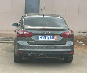 Ford Focus 2015 Gris