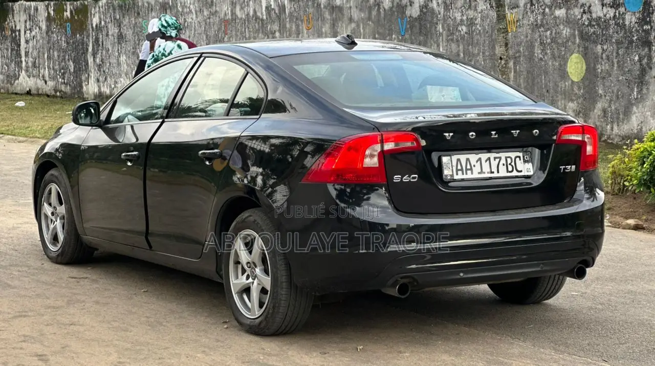 Volvo S60 2018 Noir