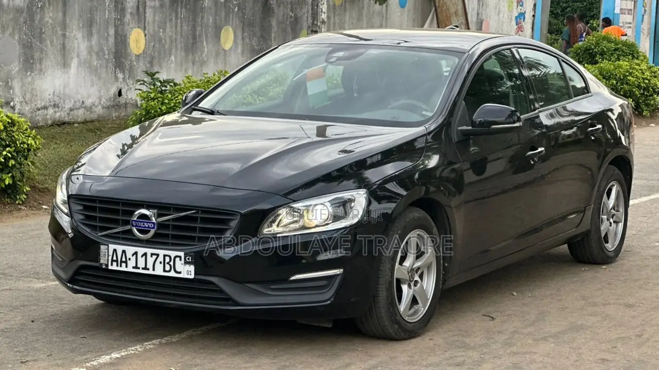 Volvo S60 2018 Noir