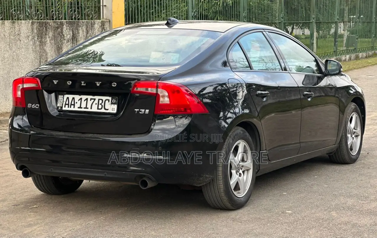 Volvo S60 2018 Noir