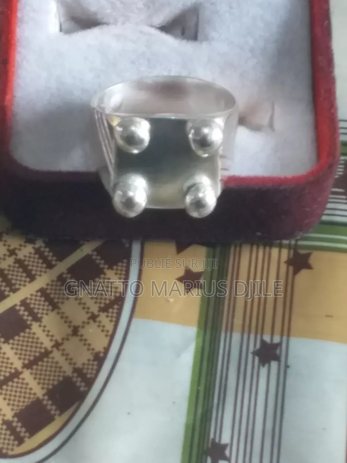 Bague en Argent Blanc Montante Et Chevaliere