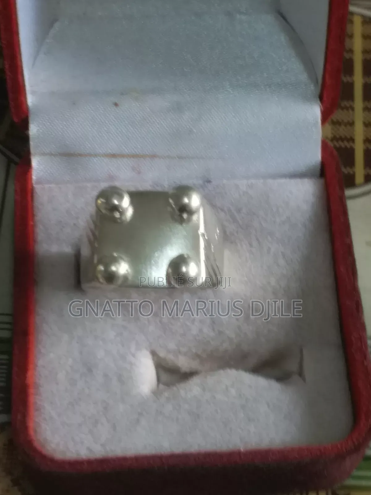 Bague en Argent Blanc Montante Et Chevaliere