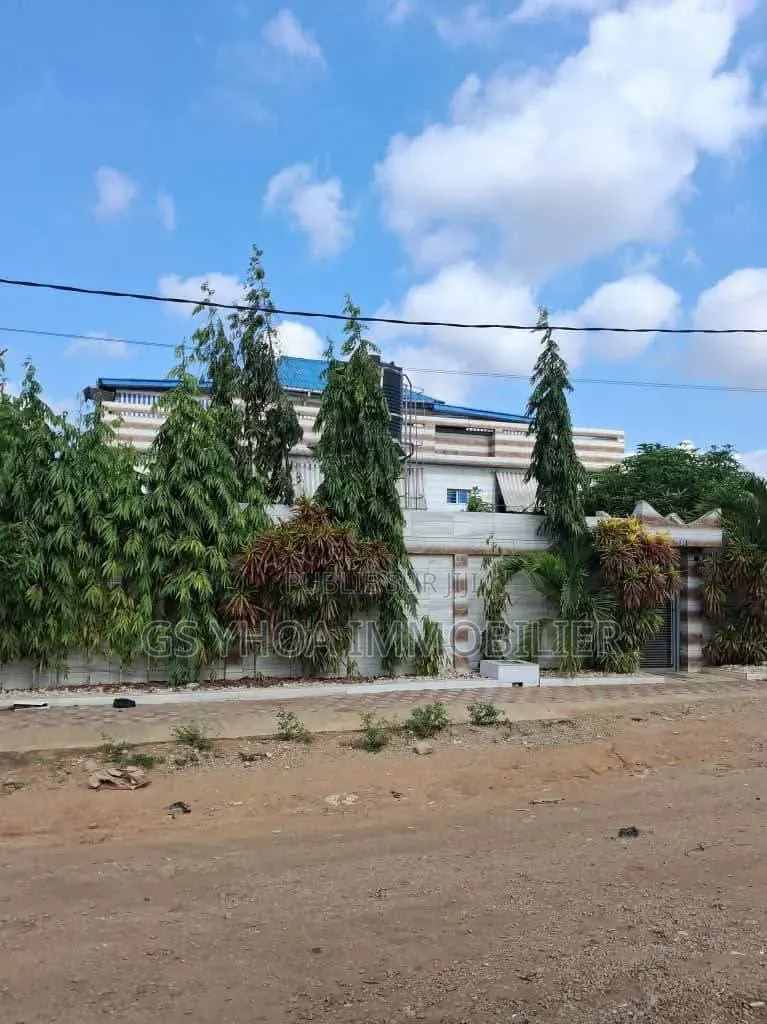 5chbre Duplex dans Cocody à Louer