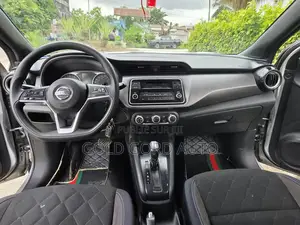 Nissan Kicks 2018 Gris