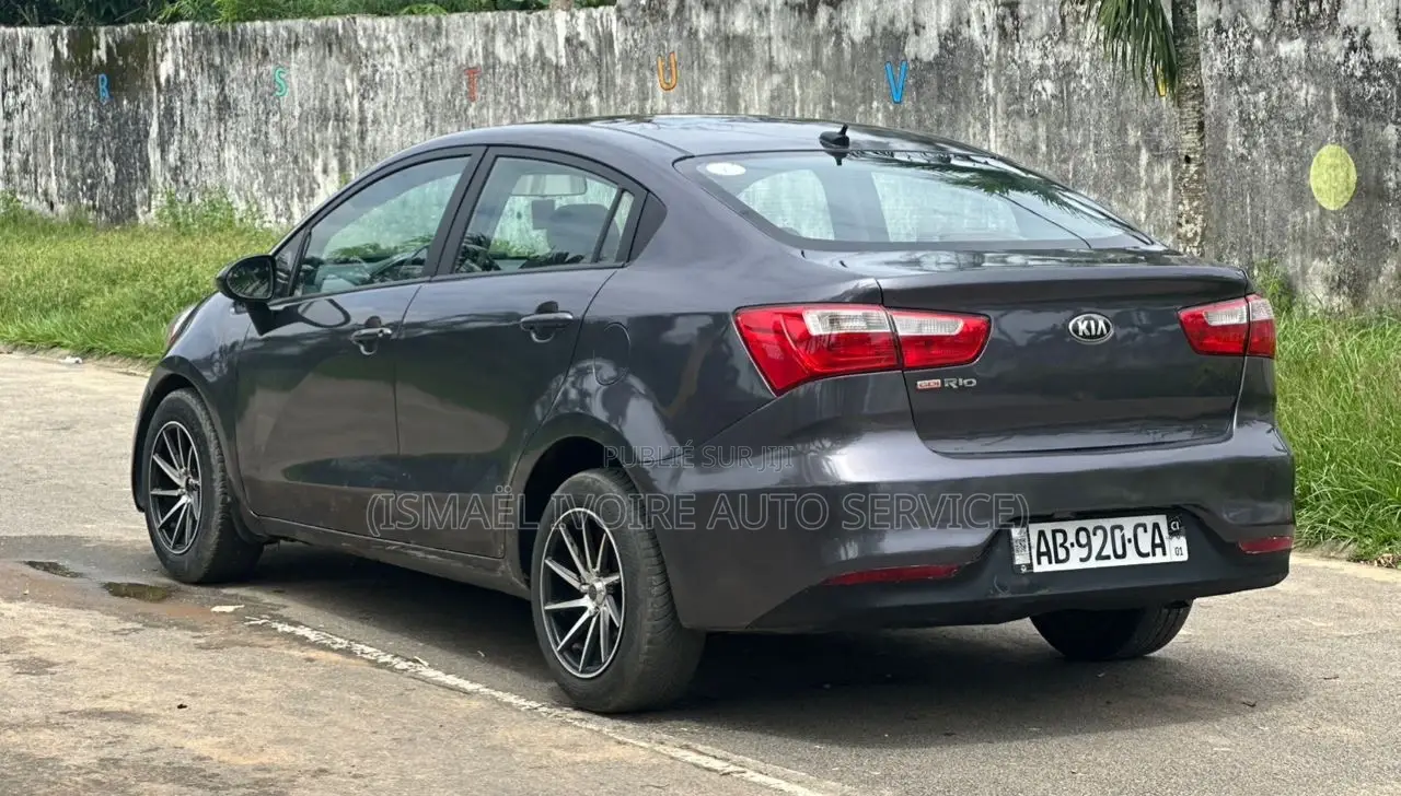 Kia Rio 2016 Gris