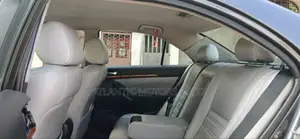 Toyota Avensis 2007 Gris