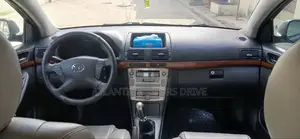 Toyota Avensis 2007 Gris