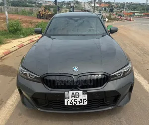 BMW 330i 2025 Gris