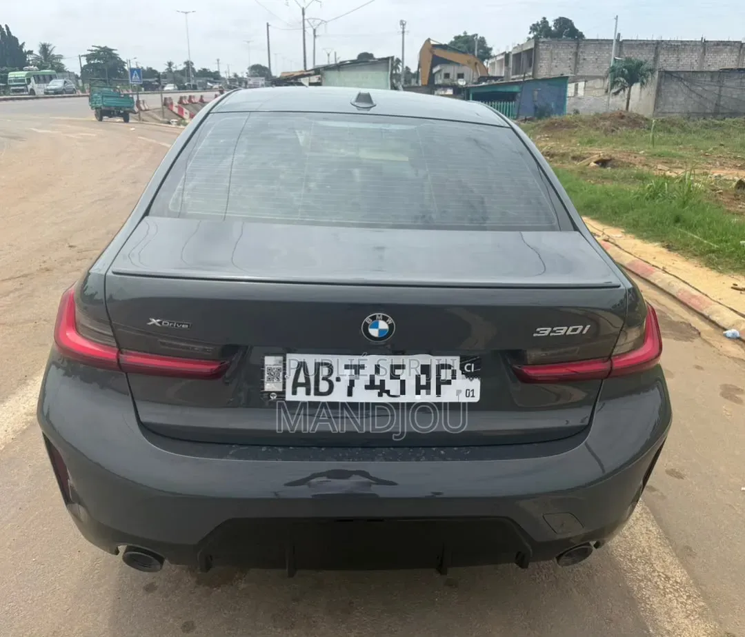 BMW 330i 2025 Gris