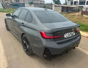 BMW 330i 2025 Gris