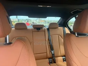 BMW 330i 2025 Gris