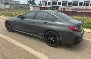 BMW 330i 2025 Gris