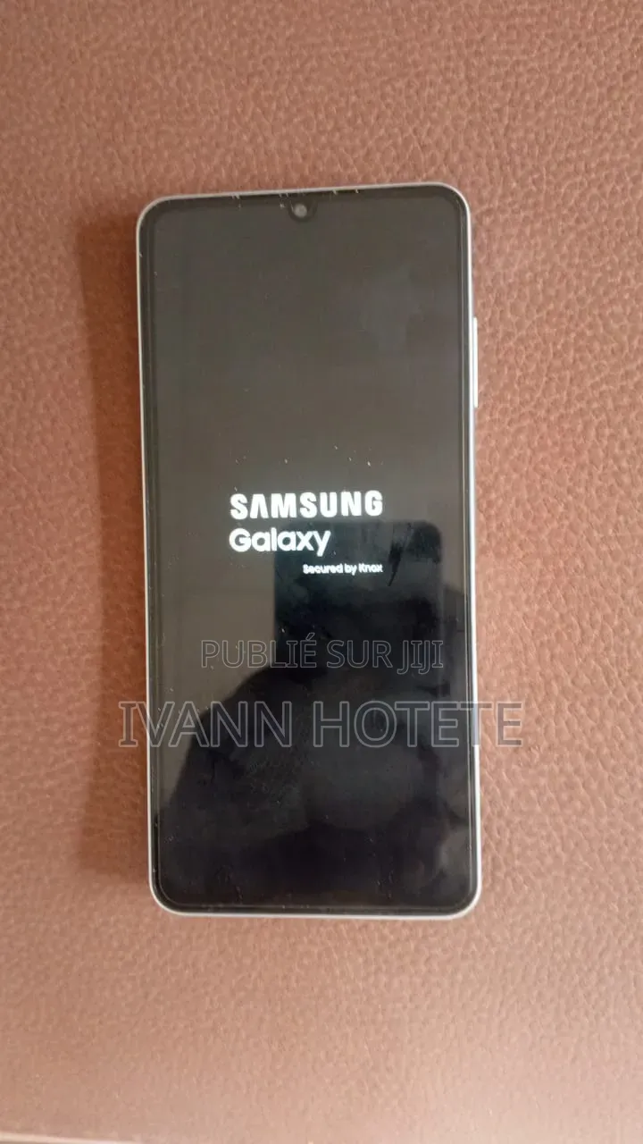 Nouveau Samsung Galaxy A06 64 GB Blanc