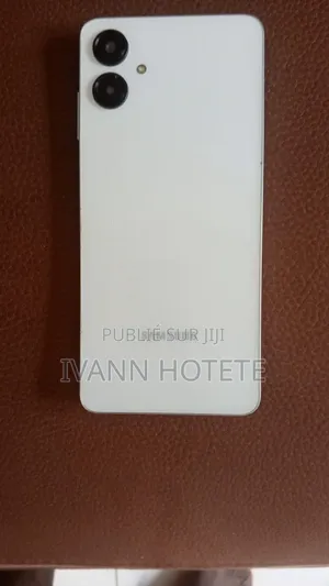 Nouveau Samsung Galaxy A06 64 GB Blanc
