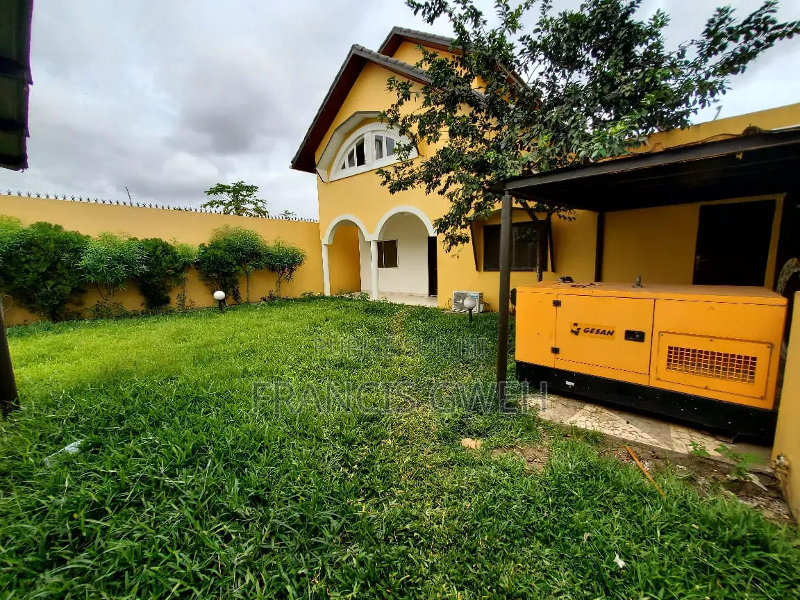 4chbre Duplex dans Francis Gweh, Cocody à Louer