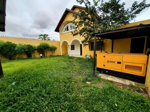 4chbre Duplex dans Francis Gweh, Cocody à Louer