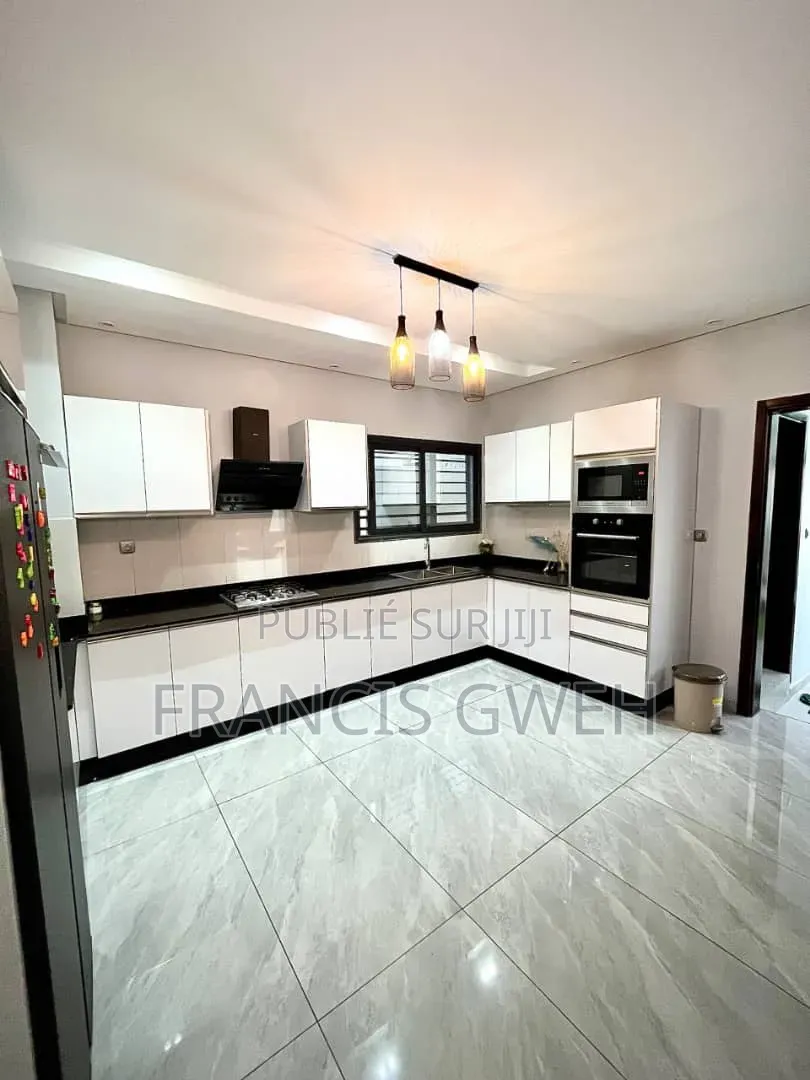 Meublé 6chbre Duplex dans Francis Gweh, Cocody à Vendre