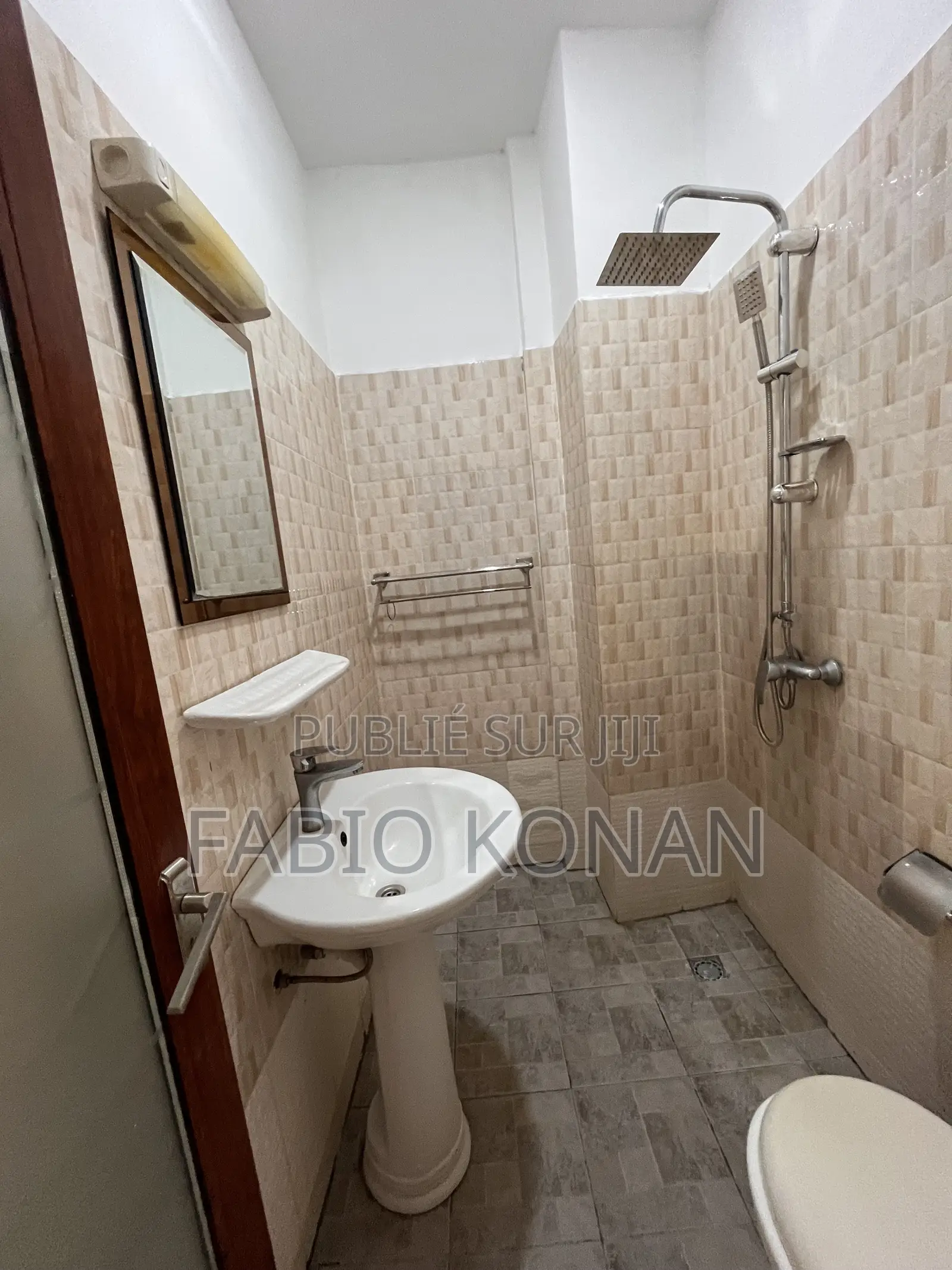 2chbre Appartement-terrasse dans Sika Immobilier, Cocody à Louer