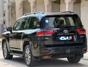 Toyota Land Cruiser 2022 Noir