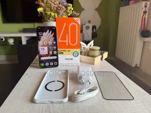 Nouveau Tecno Spark 40 Pro+ 256 GB Gris