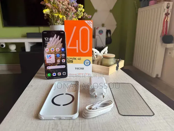 Nouveau Tecno Spark 40 Pro+ 256 GB Gris