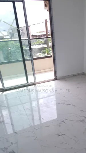 2chbre Appartement dans Ibrahim, Cocody à Louer