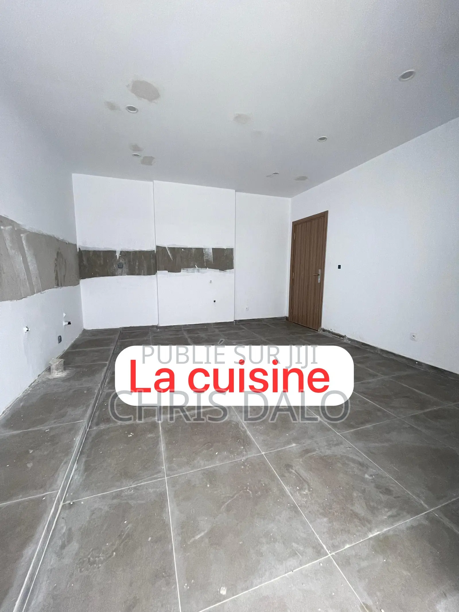 4chbre Duplex dans Dalo Davy Chris, Cocody à Louer