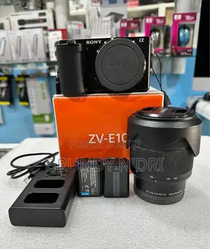 Appareil Photo Sony Zv-E10 + Objectif 28-70mm + 2 Batteries + Chargeur