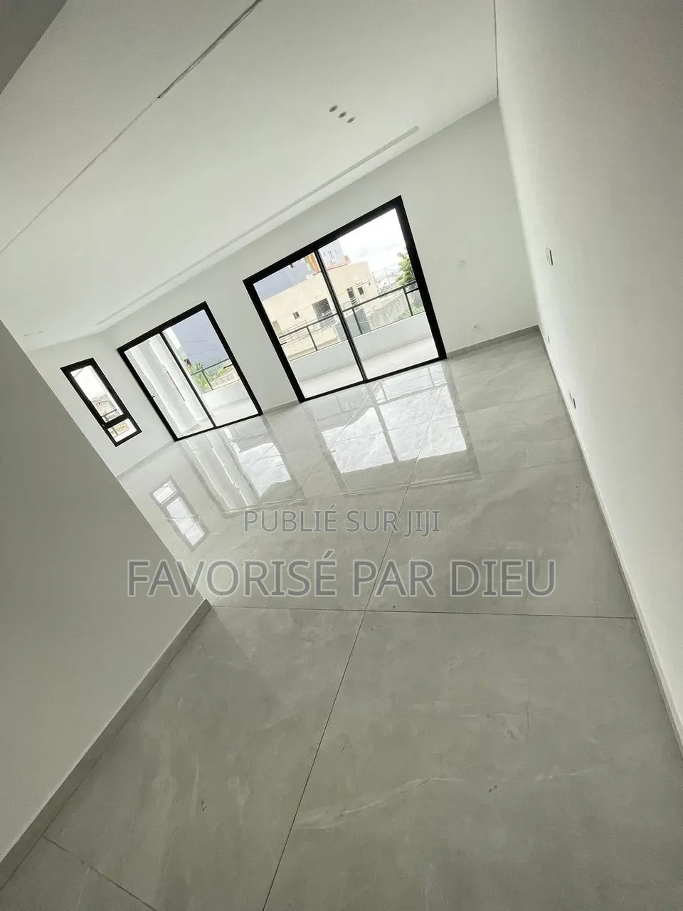 3chbre Appartement dans Cocody à Louer