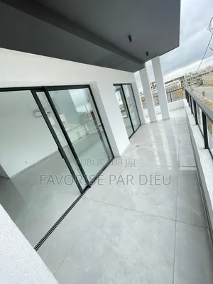 3chbre Appartement dans Cocody à Louer