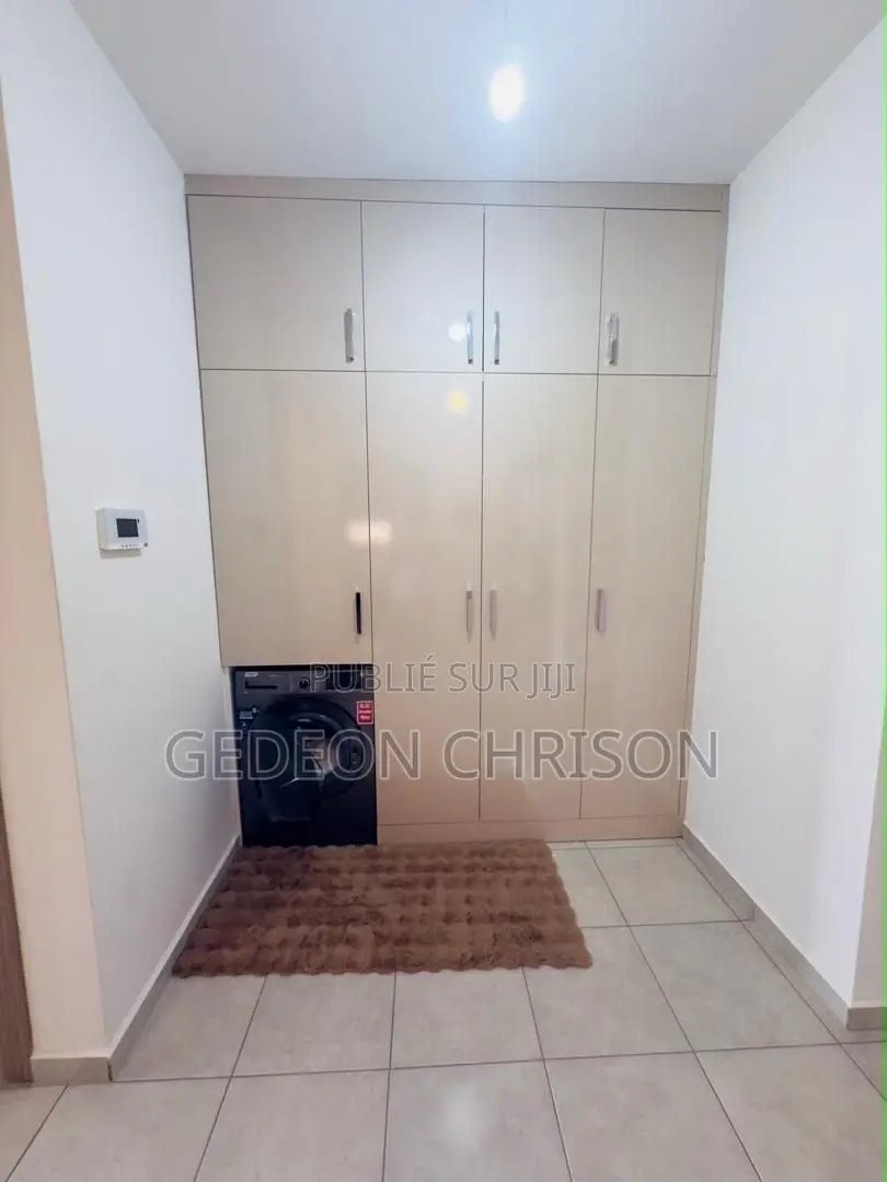 Meublé 4chbre Appartement dans Marcory à Vendre