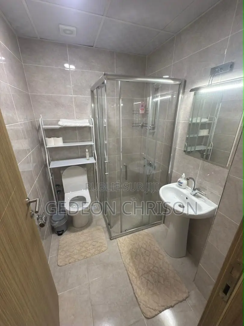 Meublé 4chbre Appartement dans Marcory à Vendre