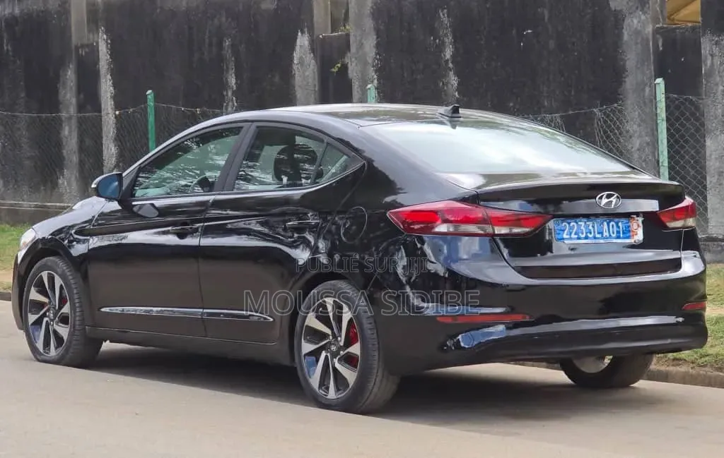 Hyundai Elantra Limited 2018 Bleu