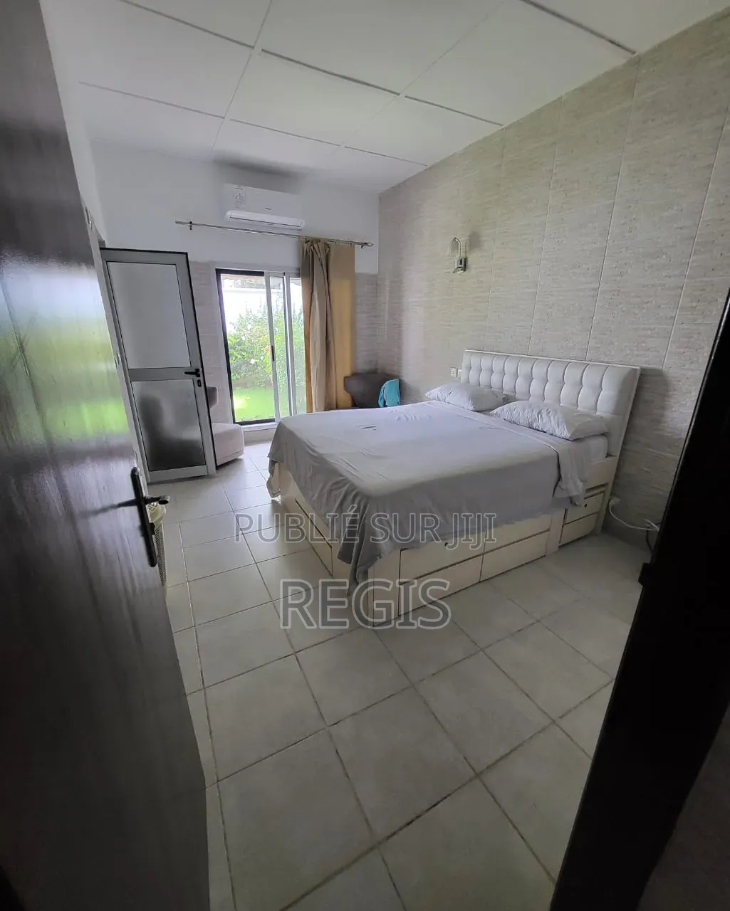 Meublé 3chbre Villa dans Meublée, Cocody à Louer