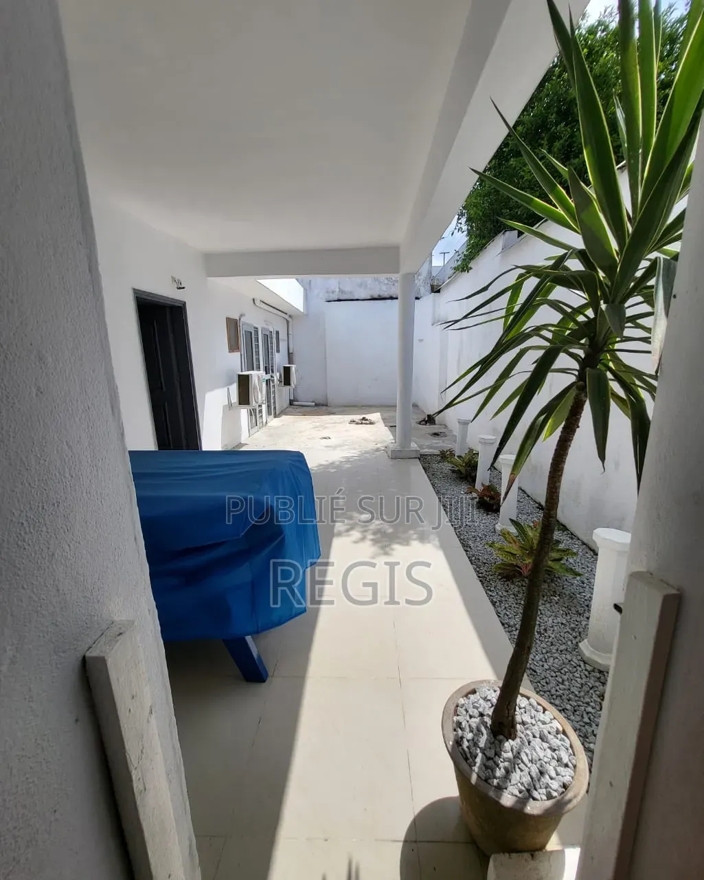 Meublé 3chbre Villa dans Meublée, Cocody à Louer