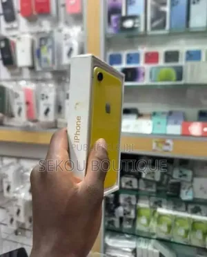Nouveau Apple iPhone XR 128 GB Jaune