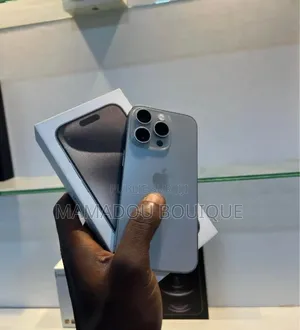 Nouveau Apple iPhone 15 Pro Max 512 GB Gris