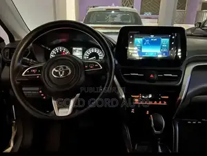 Toyota Urban Cruiser 2024 Gris