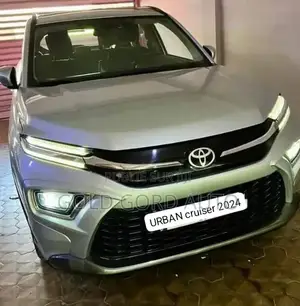 Toyota Urban Cruiser 2024 Gris