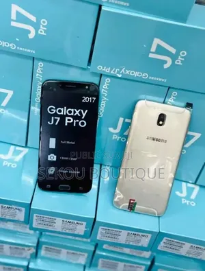 Nouveau Samsung Galaxy J7 32 GB Gris