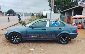 BMW 318ti 2004 Bleu