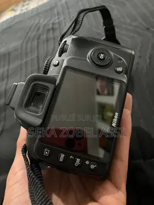 Nikon D3000