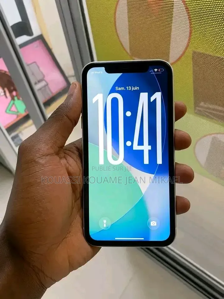 Nouveau Apple iPhone XR 64 GB Argenté