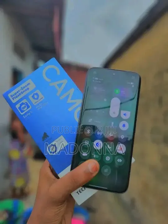 Nouveau Tecno Camon 50 Pro 256 GB Noir