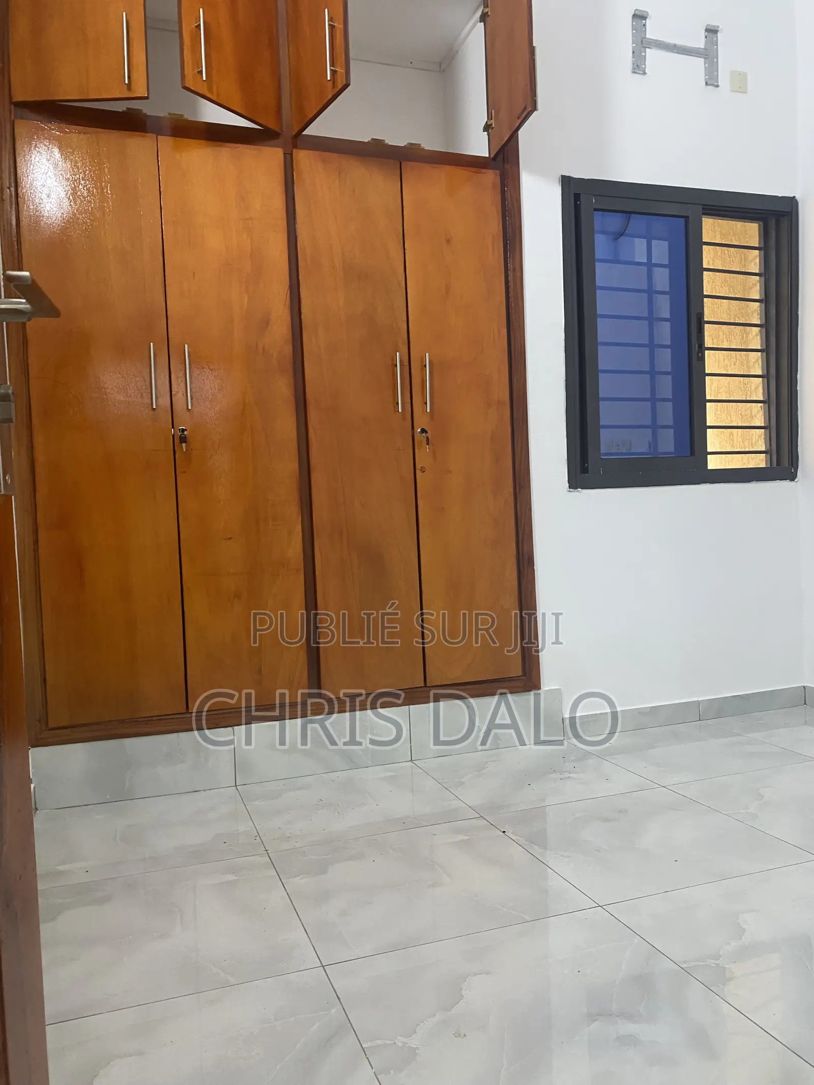 2chbre Appartement dans Dalo Davy, Cocody à Louer