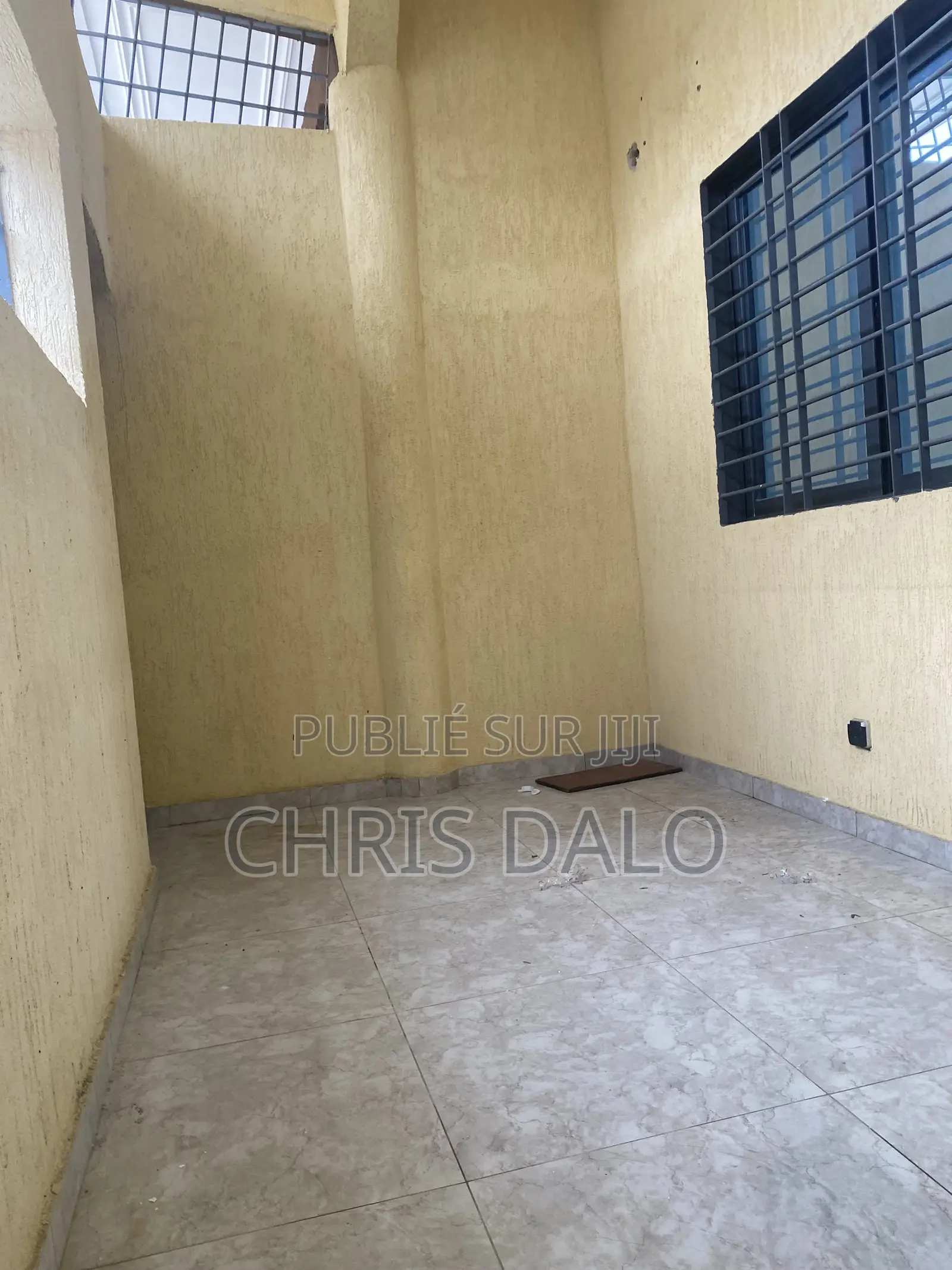 2chbre Appartement dans Dalo Davy, Cocody à Louer