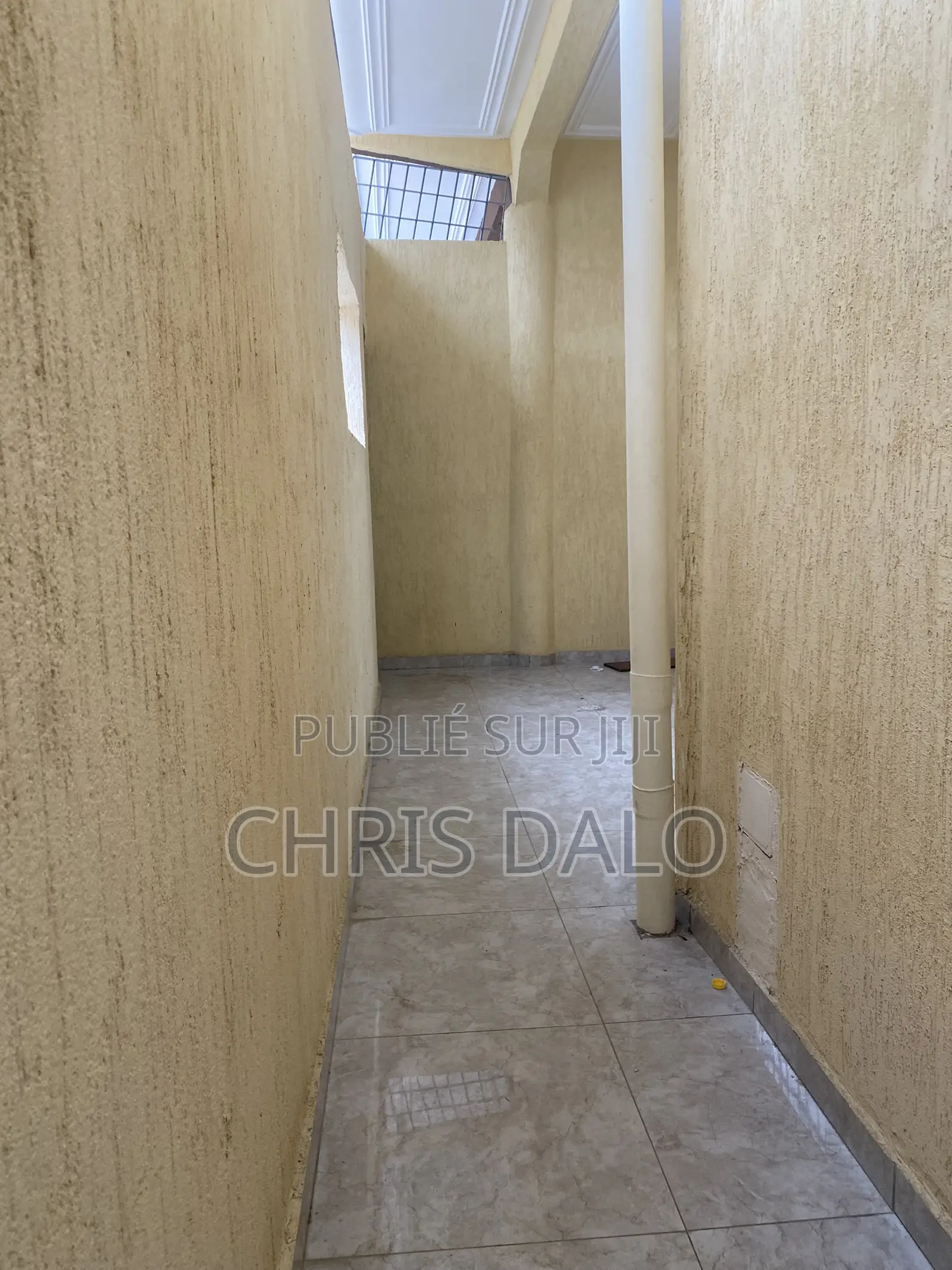 2chbre Appartement dans Dalo Davy, Cocody à Louer
