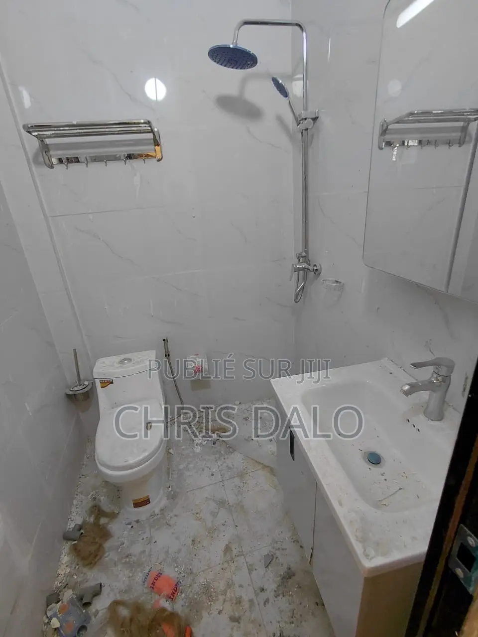2chbre Appartement dans Dalo Davy, Cocody à Louer