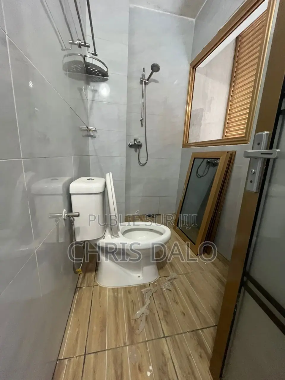2chbre Appartement dans Dalo Davy, Cocody à Louer